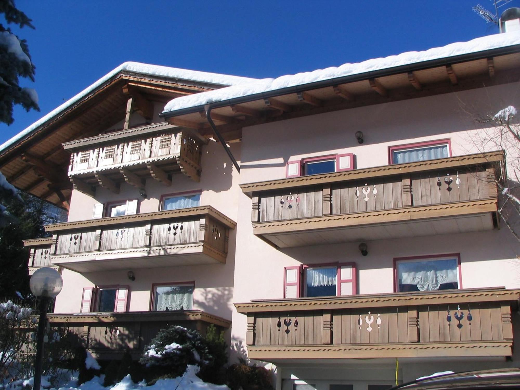 Villa Mirabell Cavalese Exteriér fotografie